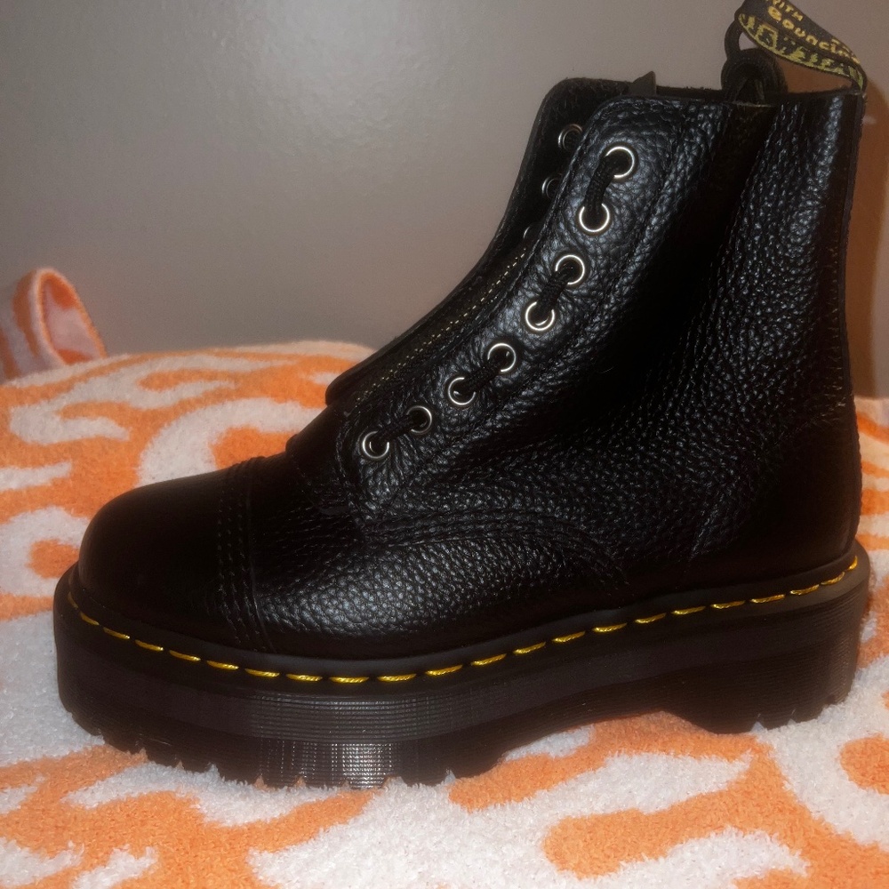 Dr. Martens Sinclair boot